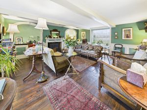 Sitting Room- click for photo gallery